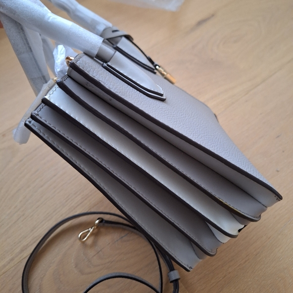 NWT Michael Kors Mercer Medium Accordion Messenger  retail Store Style - Picture 4 of 10